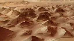 A mud lake on Mars might be hiding signs of life in chaotic terrain